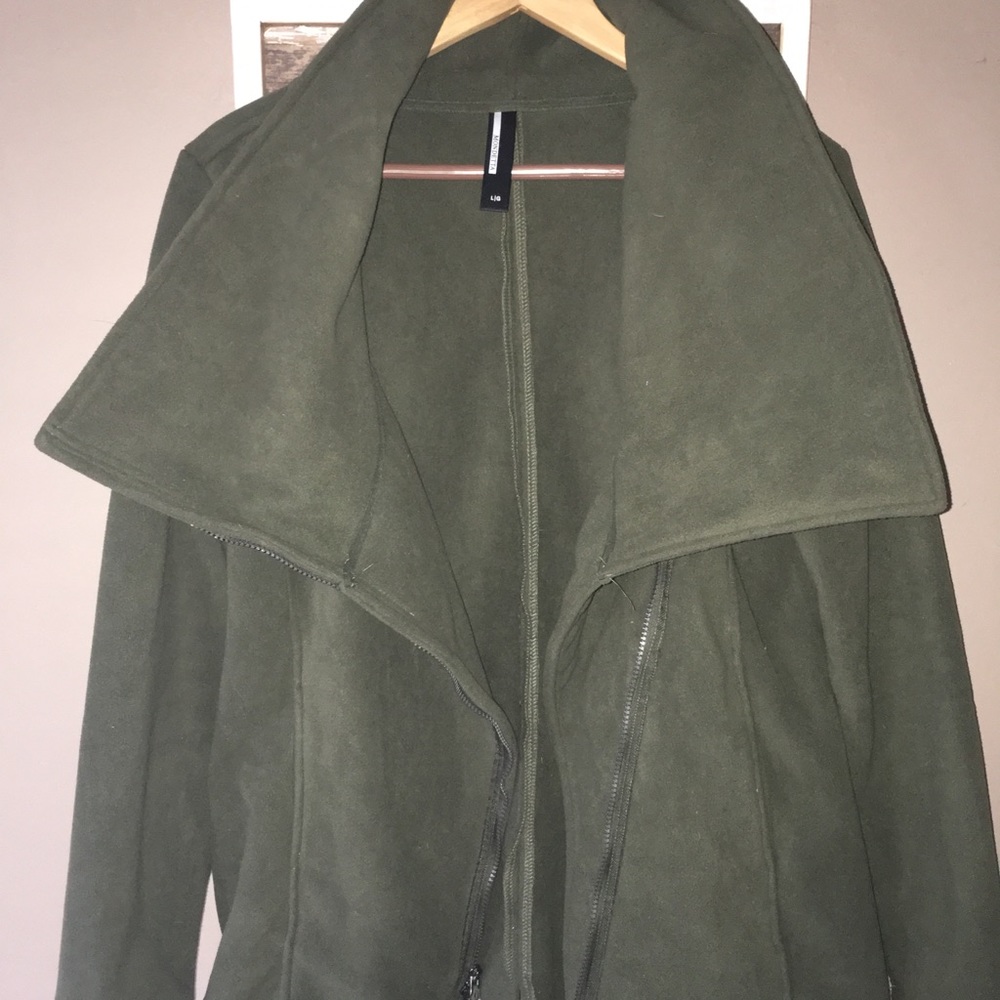 Mondetta olive green fleece jacket size large